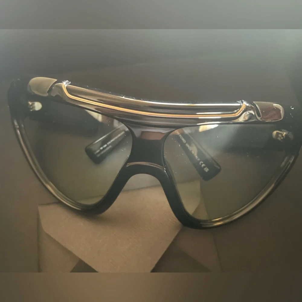 New TOM FORD Rellen Sunglasses in Shiny Black & Terracotta large - Picture 3 of 7